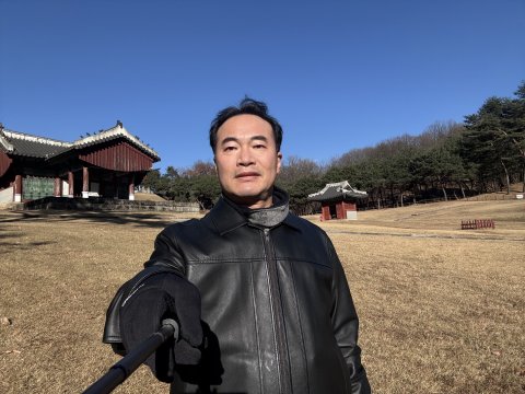 김본일